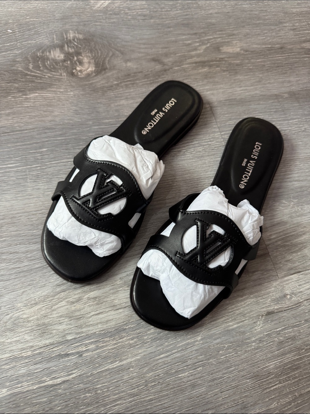 Source Unknown Black Leather LV Cutout Slide Sandals - Women's
